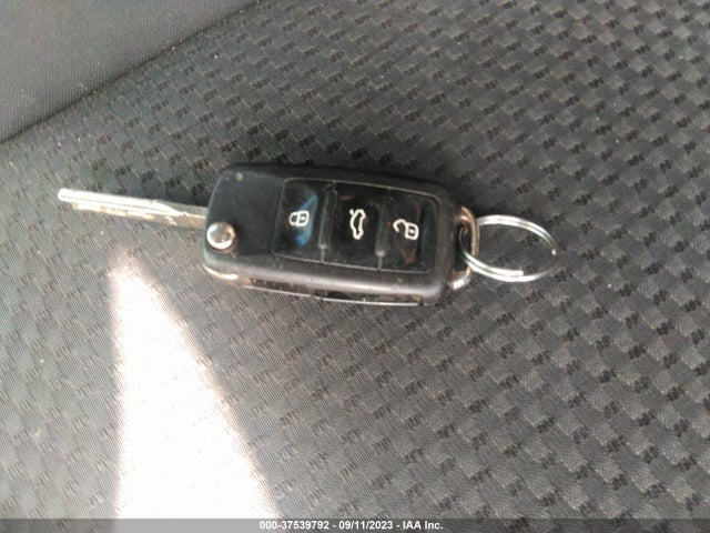 3VW2K7AJ4EM418694 Volkswagen Jetta Sedan S
