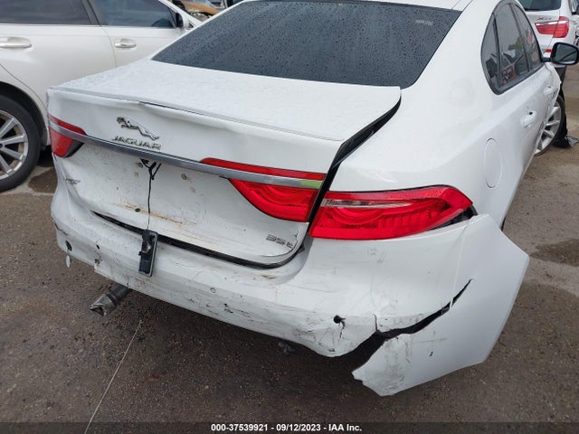 2016 JAGUAR XF SAJBF4BV7GCY12591 Photo 5