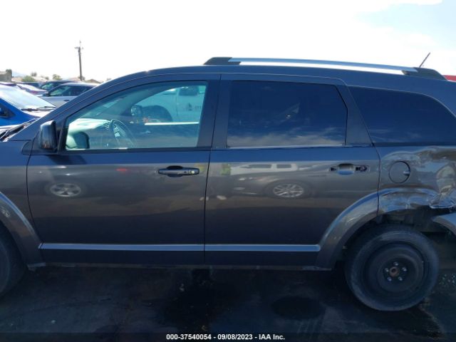 3C4PDCGG8FT698733 Dodge Journey Crossroad