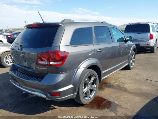 3C4PDCGG8FT698733 Dodge Journey Crossroad