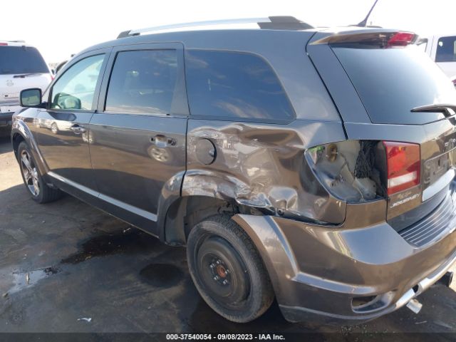 3C4PDCGG8FT698733 Dodge Journey Crossroad