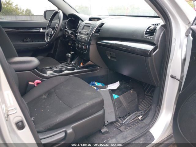 5XYKTCA6XFG613444 KIA SORENTO LX