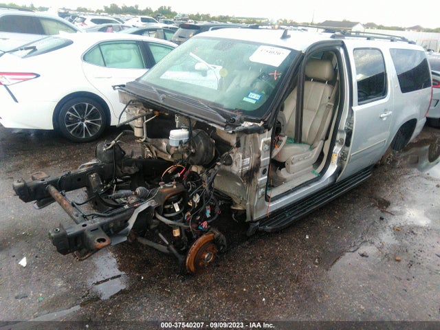 Chevrolet Suburban Lt 2014 1GNSCJE03ER224355 Image 2