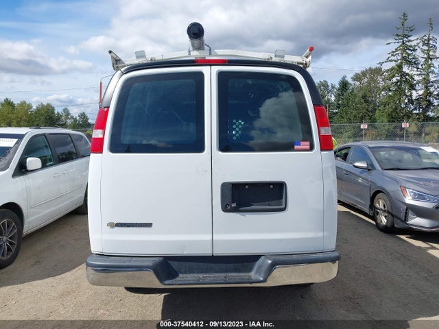 Chevrolet EXPRESS CARGO VAN 2018 1GCWGAFG0J1288212 Image 16