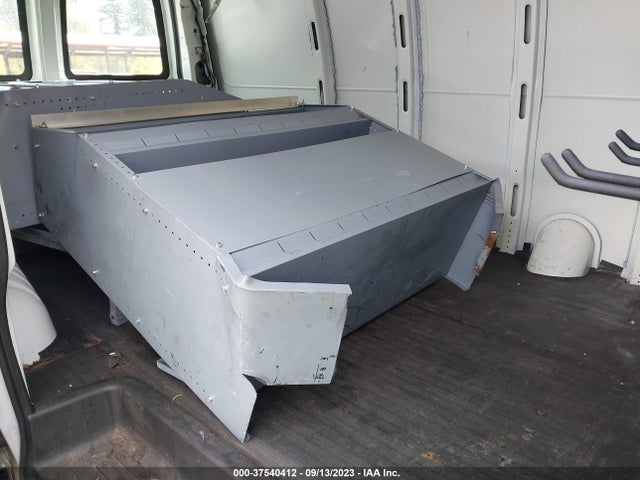 Chevrolet EXPRESS CARGO VAN 2018 1GCWGAFG0J1288212 Image 8