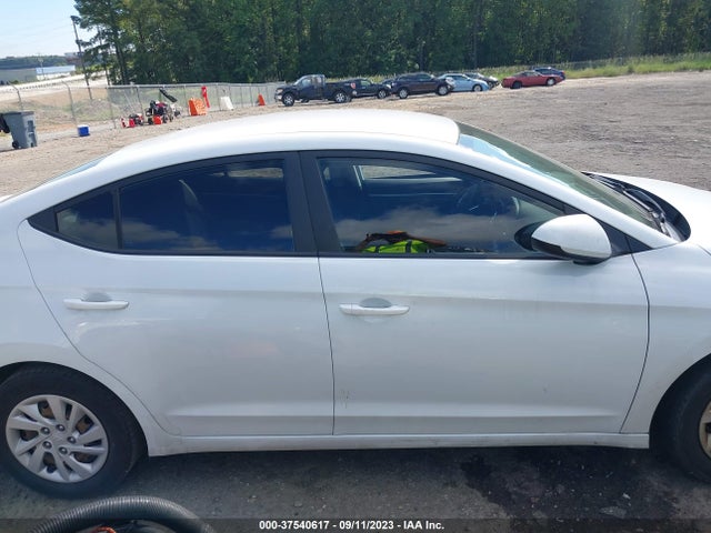 Hyundai ELANTRA SE 2019 5NPD74LF5KH437955 Image 13