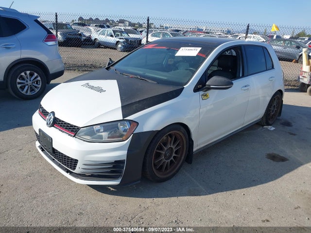 3VW4T7AU4FM052575 Volkswagen Golf Gti Se