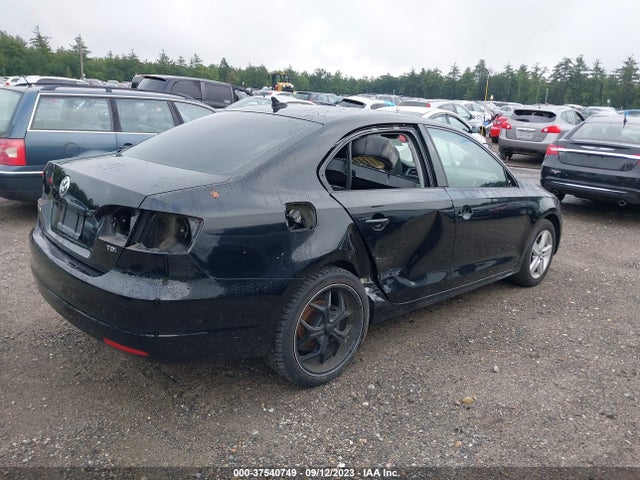 3VWLL7AJ9EM352709 Volkswagen Jetta Sedan Tdi