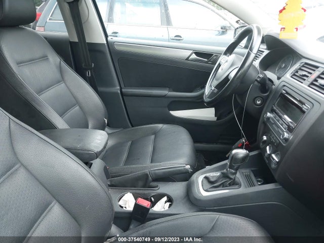 3VWLL7AJ9EM352709 Volkswagen Jetta Sedan Tdi