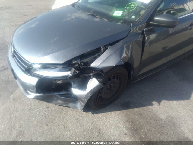 3VW2B7AJ9HM372882 Volkswagen Jetta 1.4t S