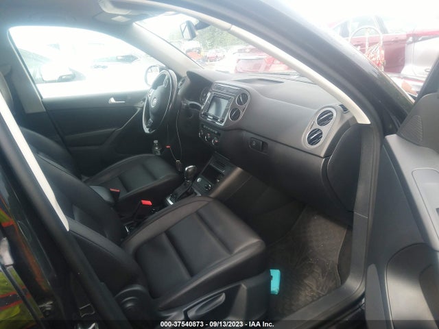 WVGBV7AX8HK034889 Volkswagen Tiguan 2.0t/2.0t S