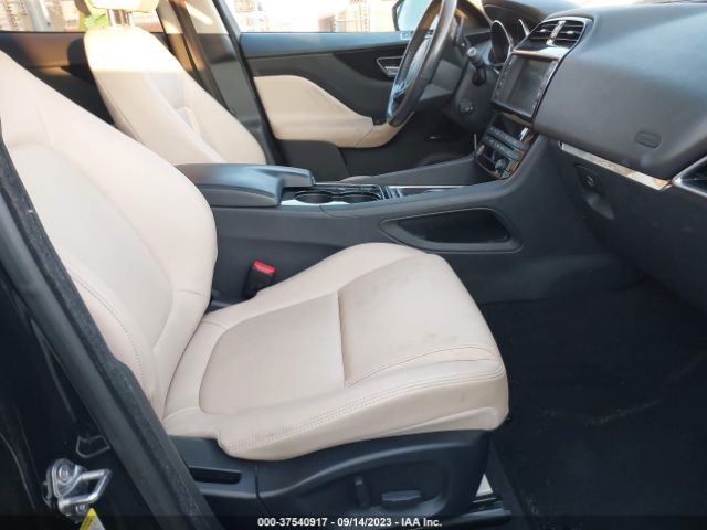 SADCJ2BV1HA893501 Jaguar F-pace 35t Premium