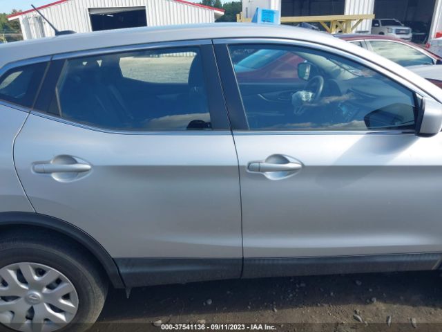 JN1BJ1CR7JW255400 Nissan Rogue Sport S
