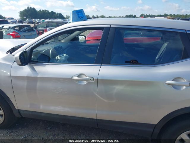 JN1BJ1CR7JW255400 Nissan Rogue Sport S