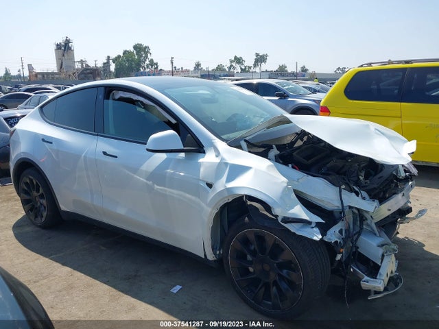 Tesla Model Y Long Range 2021 5YJYGDEE9MF087642 Image 12