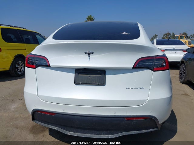 Tesla Model Y Long Range 2021 5YJYGDEE9MF087642 Image 15