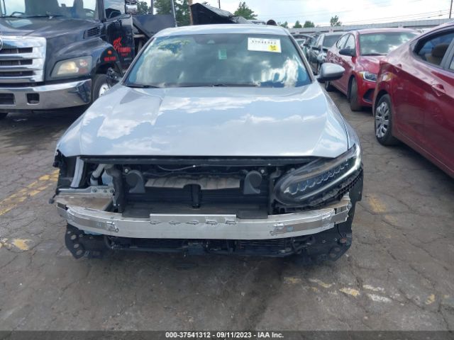 1HGCV3F92KA018696 Honda Accord Hybrid Touring