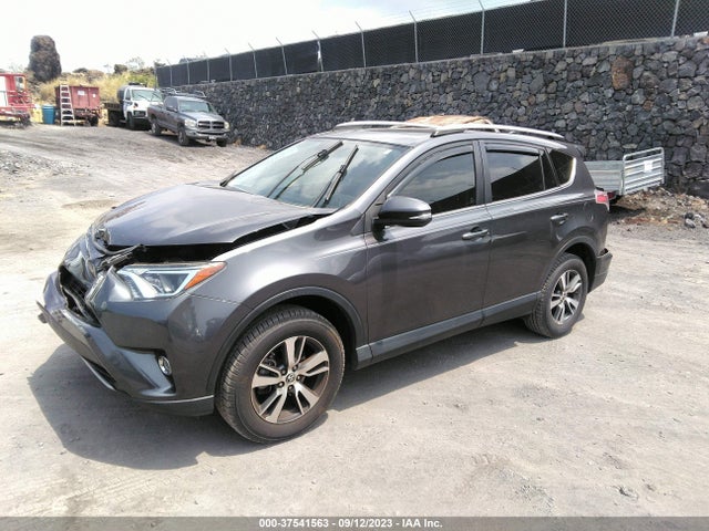 Toyota Rav4 Xle 2017 JTMWFREV9HJ129104 Image 2