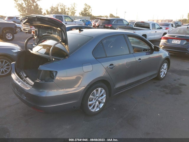2011 VOLKSWAGEN JETTA SEDAN SE W/CONVENIENCE PZEV VIN: 3VWDZ7AJ5BM387682