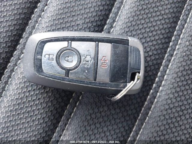 3FA6P0HD7JR161370 Ford FUSION SE