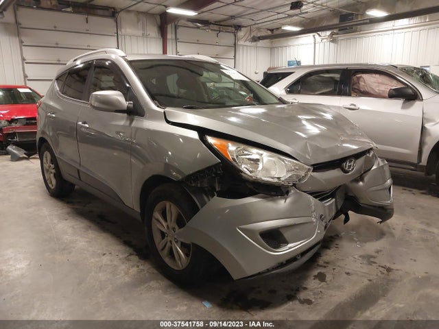 2011 HYUNDAI TUCSON GLS VIN: KM8JUCACXBU191565