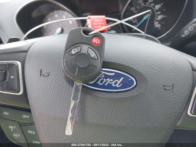 1FMCU9GD0JUC23000 Ford ESCAPE SE