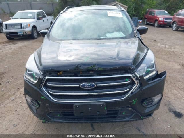 1FMCU9GD0JUC23000 Ford ESCAPE SE