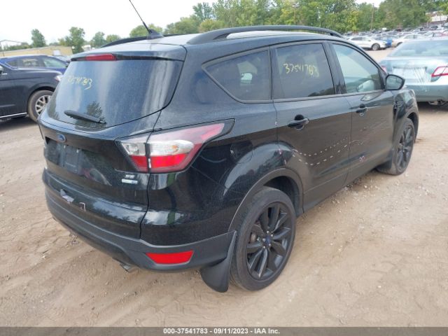 1FMCU9GD0JUC23000 Ford ESCAPE SE
