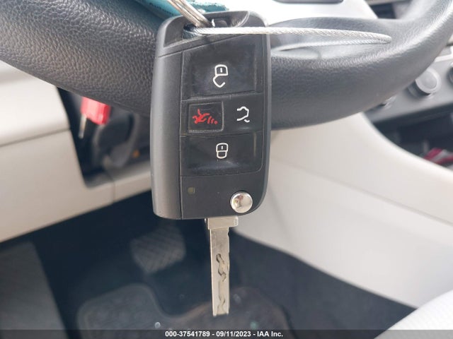 3VWCB7BU7KM266497 Volkswagen Jetta S/se/r-line