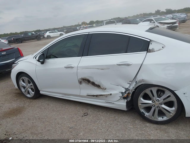 Chevrolet Cruze Premier 2018 1G1BF5SM7J7190742 Image 14