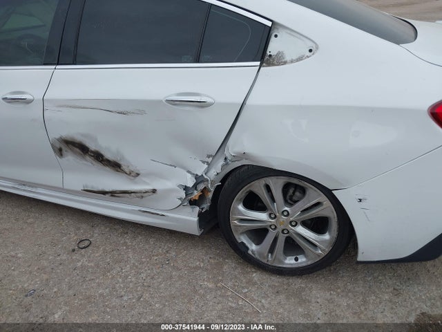 Chevrolet Cruze Premier 2018 1G1BF5SM7J7190742 Image 6