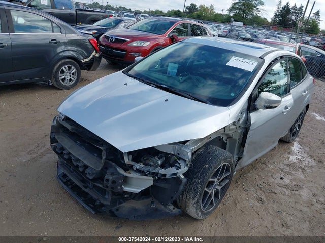 Chevrolet SONIC LT 2016 1G1JC5SG6G4172077 Image 2