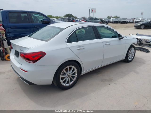 WDD3G4EBXKW024029 Mercedes-Benz A-class A 220