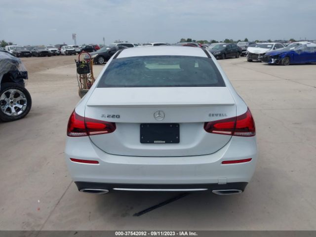 WDD3G4EBXKW024029 Mercedes-Benz A-class A 220