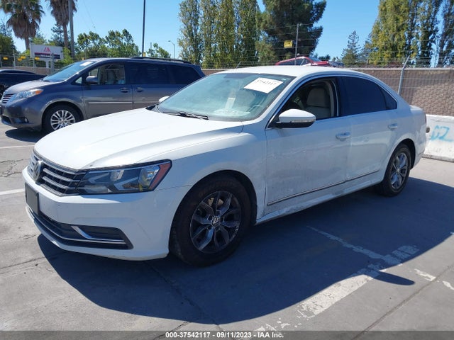 1VWAT7A3XHC014220 Volkswagen Passat 1.8t S