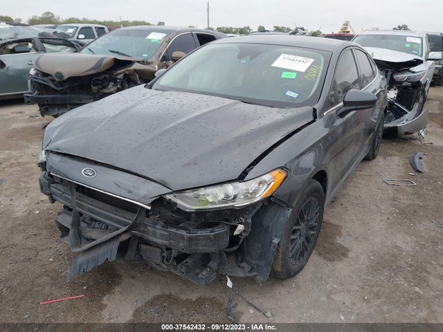 2019 FORD FUSION S VIN: 3FA6P0G71KR215338