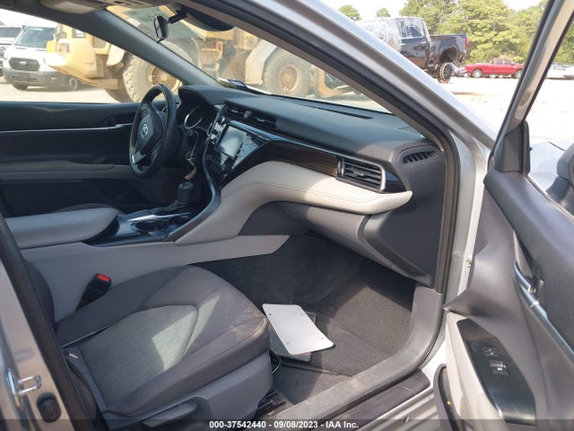 Toyota CAMRY LE 2019 4T1B11HK8KU242365 Image 5
