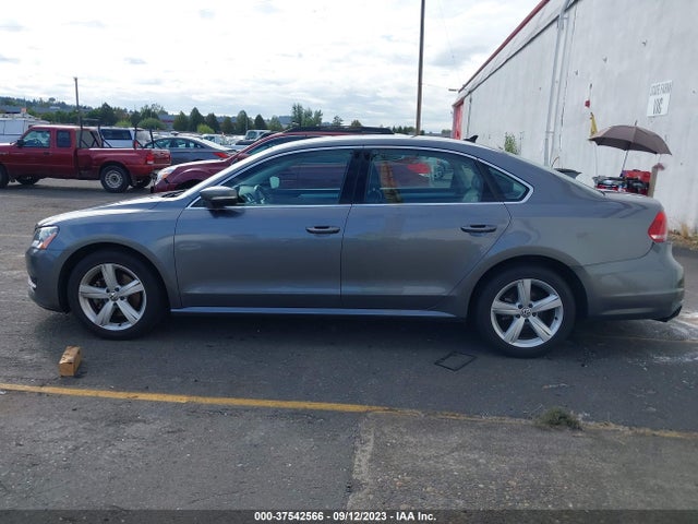 2013 VOLKSWAGEN PASSAT SE W/SUNROOF & NAV VIN: 1VWBP7A32DC022167
