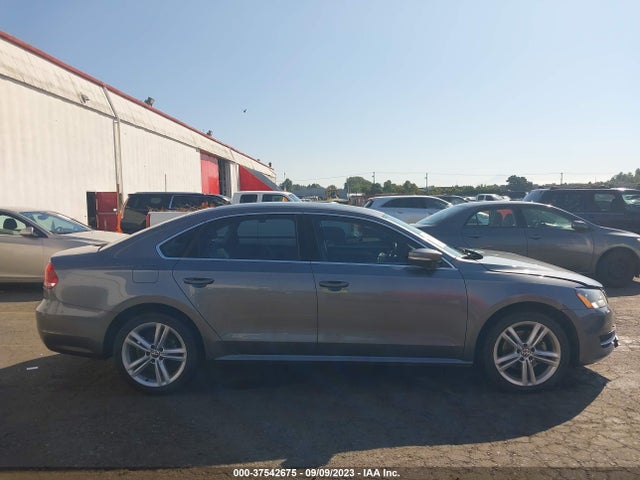 1VWBV7A39FC041405 Volkswagen Passat 2.0l Tdi Se W/sunroof