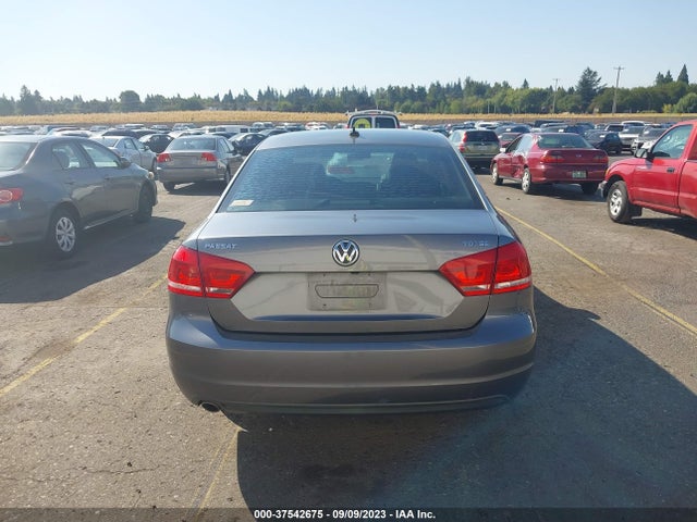 1VWBV7A39FC041405 Volkswagen Passat 2.0l Tdi Se W/sunroof