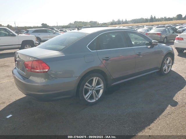 1VWBV7A39FC041405 Volkswagen Passat 2.0l Tdi Se W/sunroof