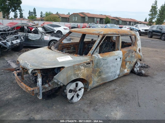 KIA Soul Base 2014 KNDJN2A22E7013980 Image 2