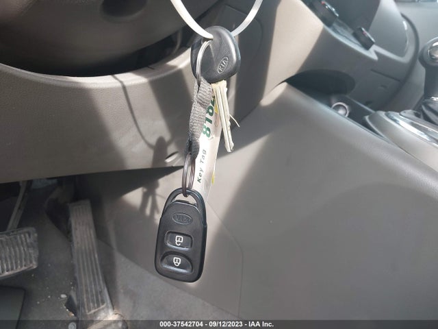 2011 KIA SPORTAGE LX VIN: KNDPBCA2XB7153151
