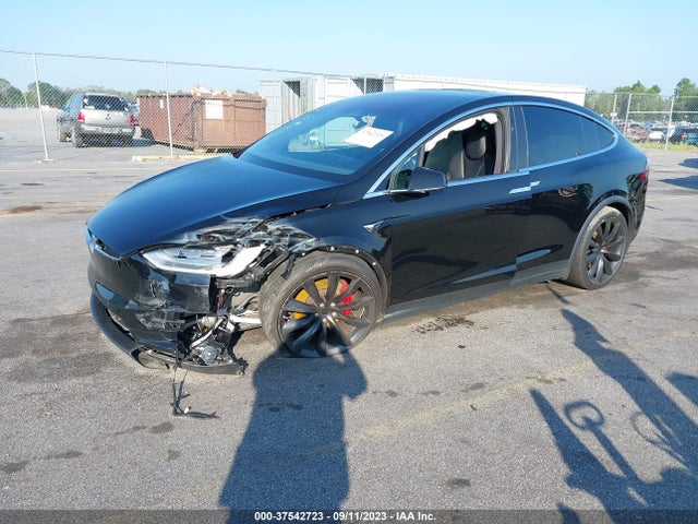 Tesla Model X P100d 2018 5YJXCBE4XJF103832 Image 2