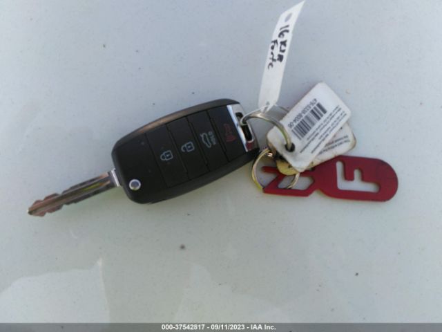 KNAFK4A65G5475409 KIA FORTE LX