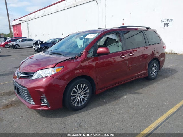 Toyota Sienna Xle Auto Access 2018 5TDYZ3DC4JS956353 Image 2