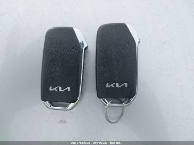 KNDCR3LE6P5056002 KIA NIRO EX