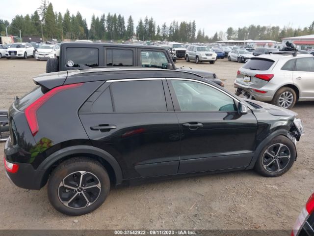 KNDCR3LE6P5056002 KIA NIRO EX