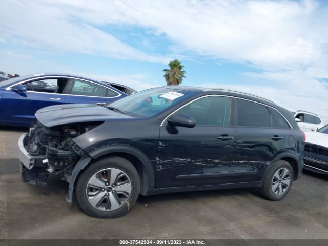 KNDCB3LC6K5217217 KIA NIRO LX