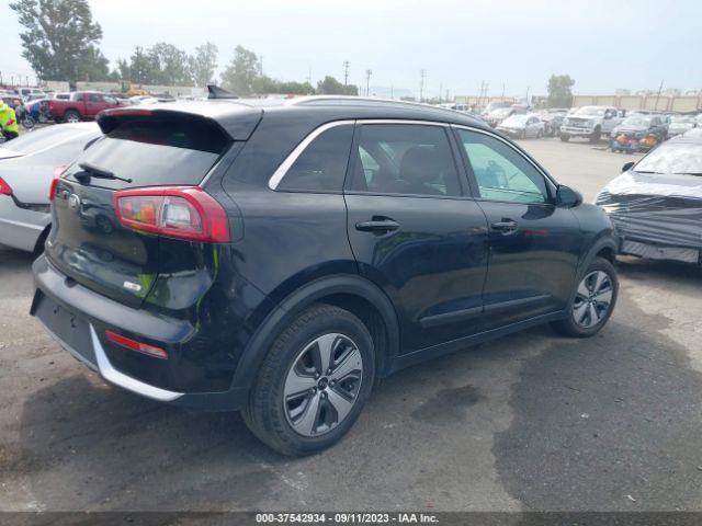 KNDCB3LC6K5217217 KIA NIRO LX
